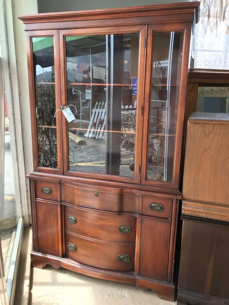 Antique Mahogany Hepplewhite China cabinet. Federal style china cabinet with glass doors