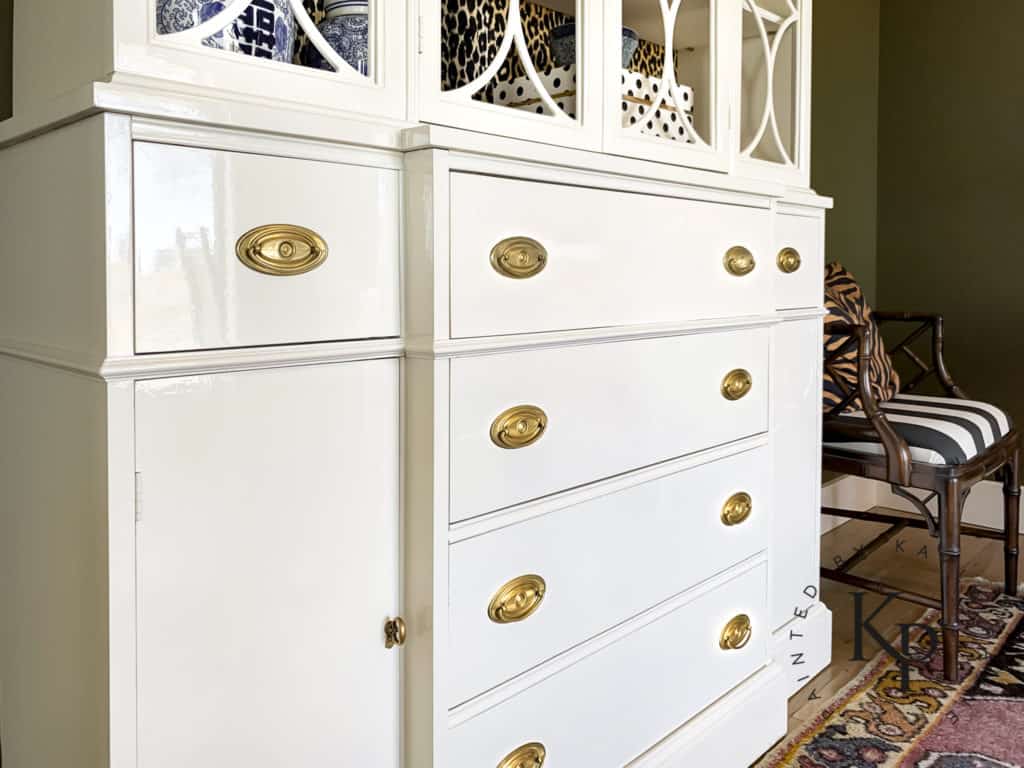 White painted china cabinet, high gloss white paint, gloss white furniture, how to brush hollandlac brilliant, how to brush oil base paint, can you brush lacquer, brushing glossy paint, best brush for oil base paint, painting white furniture