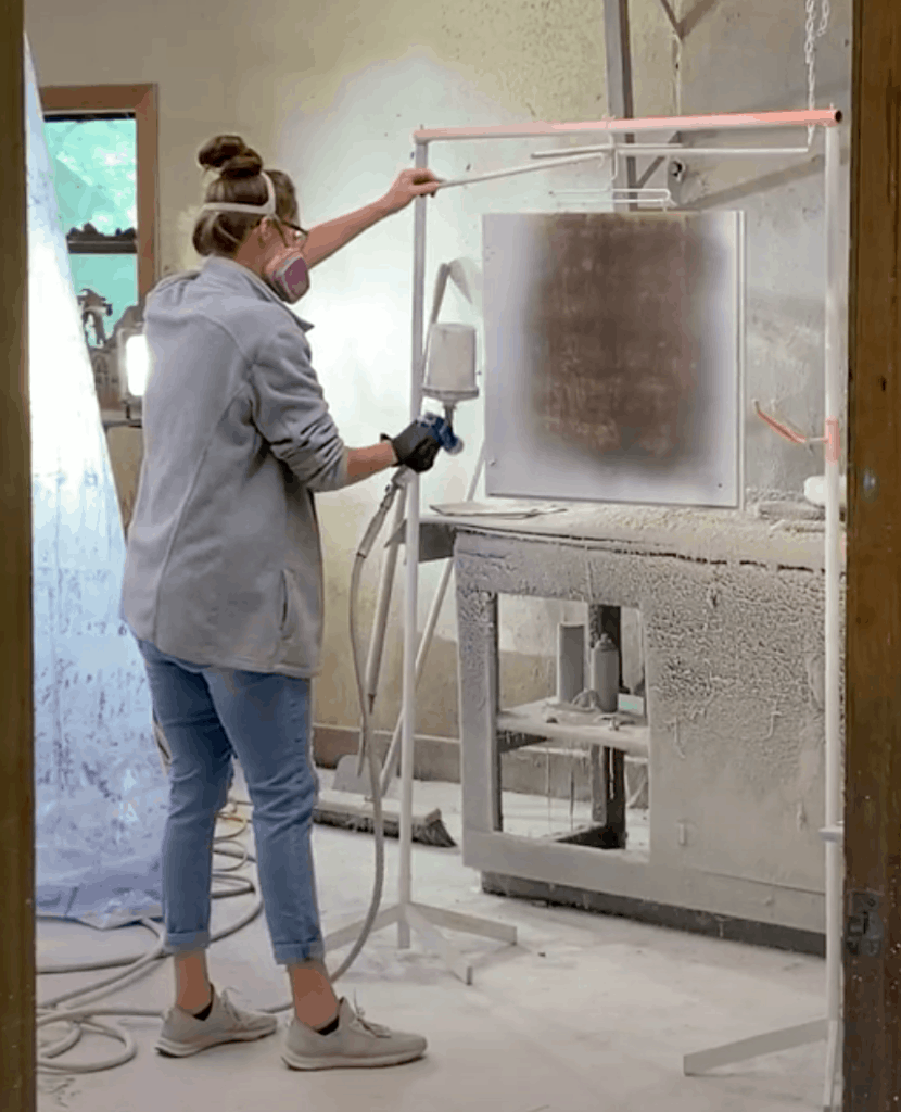 spraying primer on cabinets, how to spray cabinets, oil base primer on cabinets, spraying with hvlp for cabinets, how to re-paint cabinets