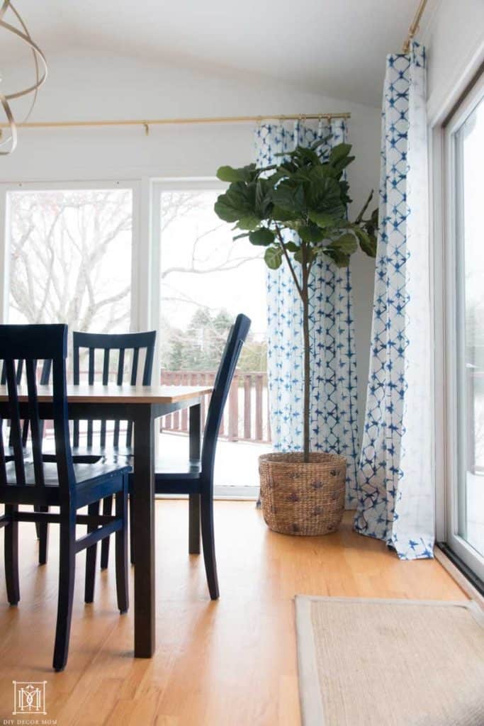 benjamin moore simply white on kitchen walls 