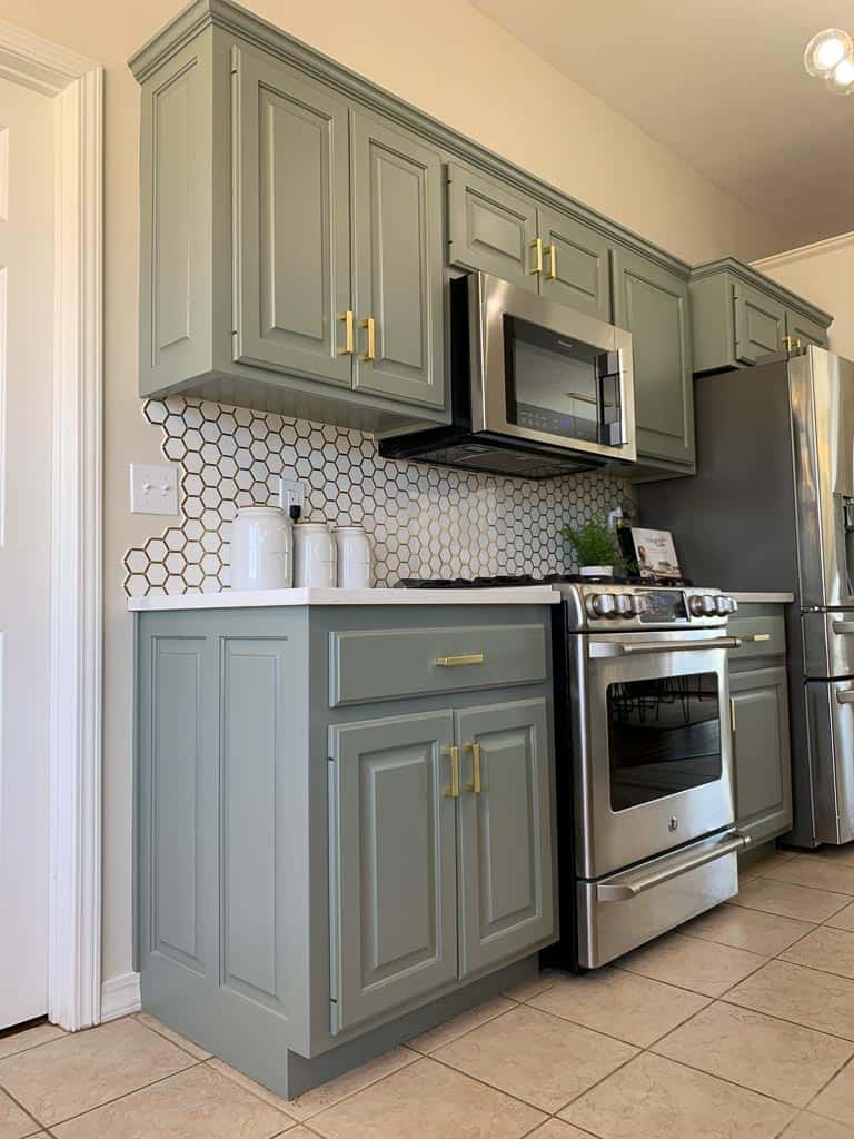 updating builder grade honey oak cabinets with paint